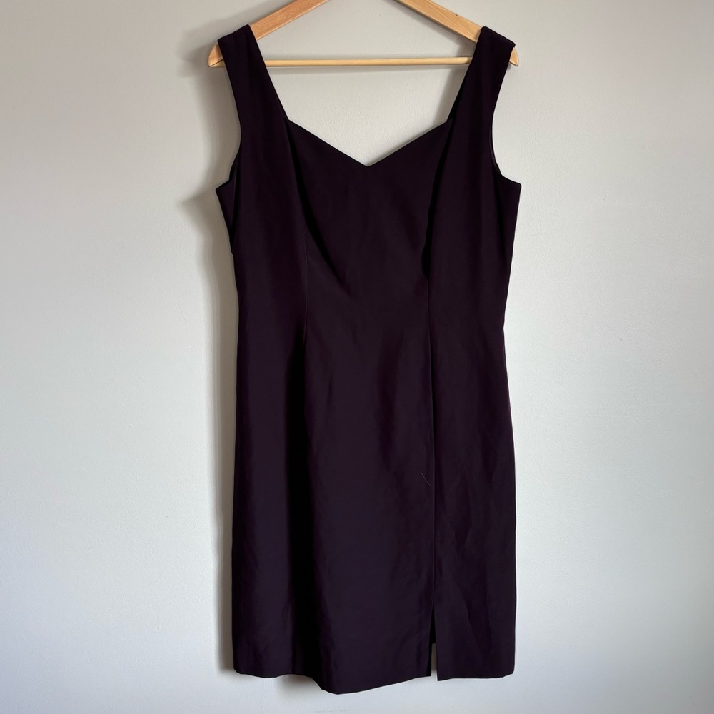 L Classic Sleeveless Sheath Dress in Deep Plum